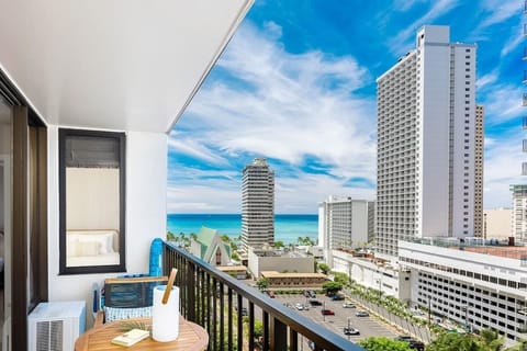 Blue sky, blue Ocean!! Relax on your private balcony and soak in the stunning views of the city and the sparkling ocean.