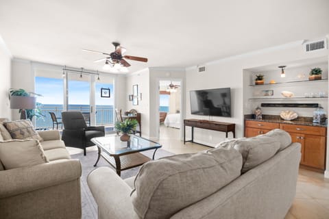 Sea Spray Unit 922 - Living Room