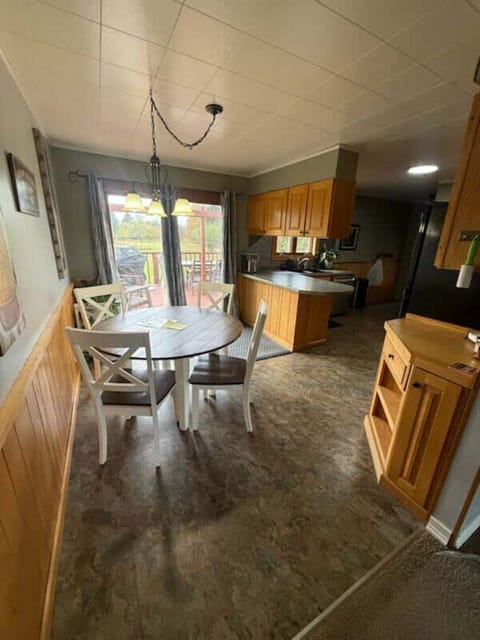 Dining/Kitchen