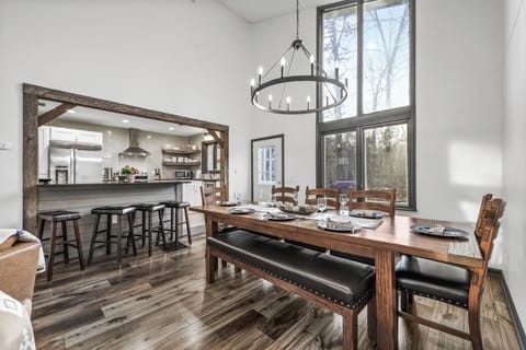 Where family dinners turn into long meals and big laughs