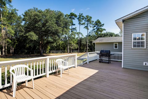 Orangeburg Vacation Rental | 3BR | 2BA | Stairs Required | 2,500 Sq Ft