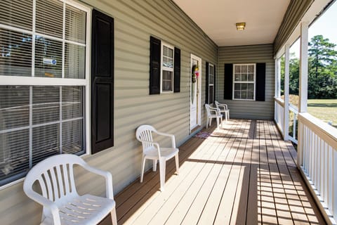 Covered Front Porch | Seating