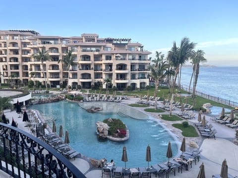 Pool, swim up bar, and hot tub