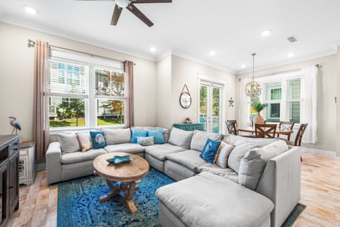 Room for the whole family in the bright and open living room
