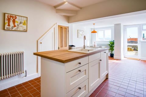 Woodville Road - 2 Bedroom House - Mumbles (8278)