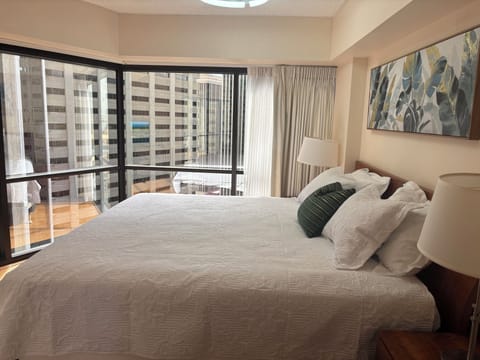 Master bedroom,  King bed, Desk,  TV, Ocean view