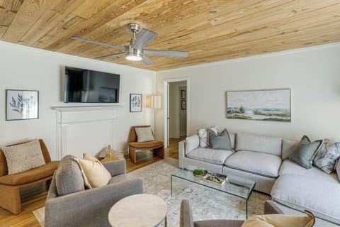 Oxford Vacation Rental | 4BR | 2.5BA | 2,041 Sq Ft | 2 Steps Required