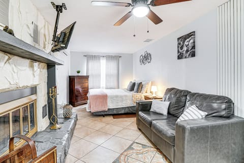 Tampa Vacation Rental | Studio | 1BA | 250 Sq Ft | 1 Step to Access