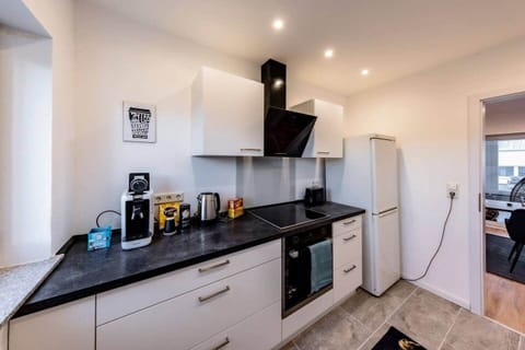 Refrigerator with freezer combination | Fully equipped for cooking and dining