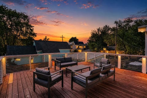 Private Rooftop Retreat | Sunset Skies, Comfortable Lounge Seating, and Elevated Evening Vibes