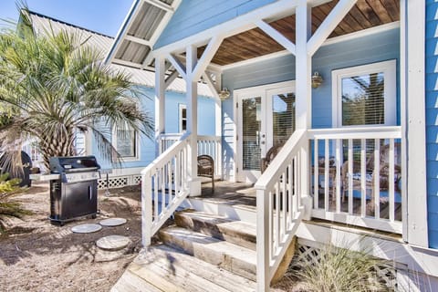 Coastal Charm Ready to Greet You! 