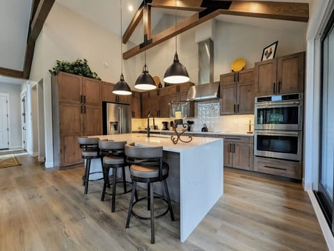 Elegant breakfast bar