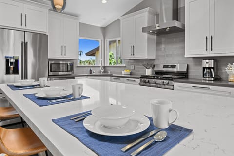 Breakfast bar island