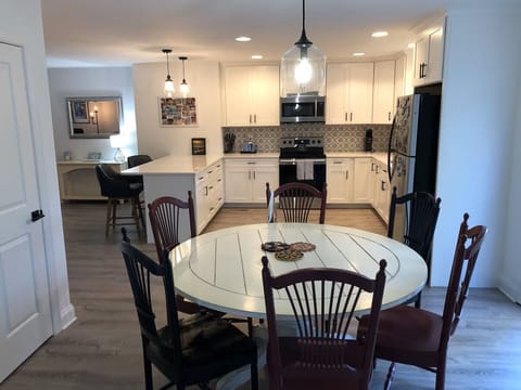 Looking into the kitchen 