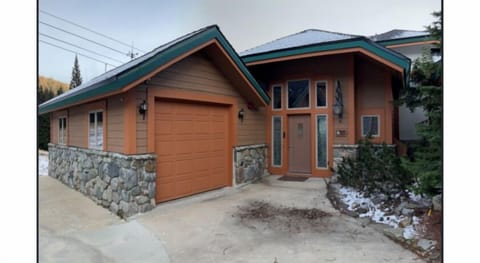 Indoors, Garage, Architecture, Building, House