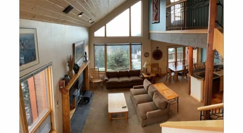 Indoors, Architecture, Building, Furniture, Living Room