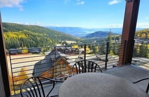 Nature, Outdoors, Scenery, Architecture, Balcony