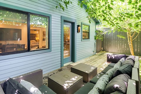 Austin Vacation Rental | 1BR | 1BA | 600 Sq Ft | Small Step to Enter