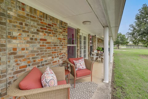 Covered Porch | Gas Grill | Outdoor Games