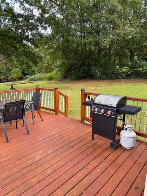 Back deck + Grill