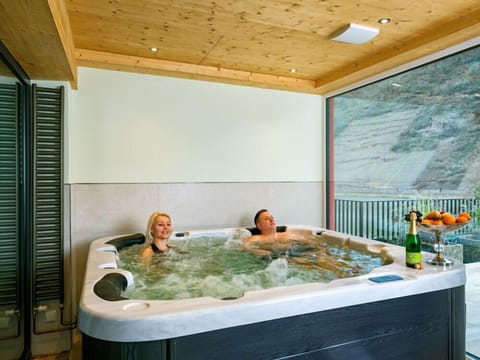 Indoor spa tub