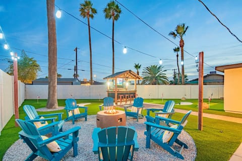 Gather around the backyard firepit with outdoor seating for s’mores and stories. It’s your time to unplug and reconnect with the people who matter most.