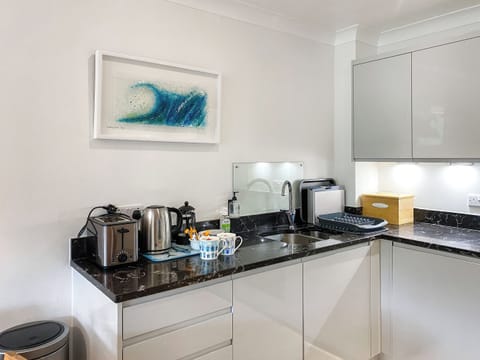 Kitchen | Apartment 20 Waves, Newquay