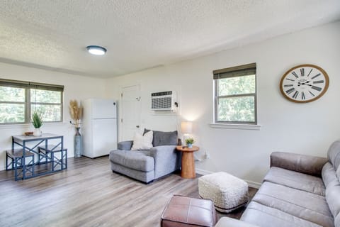 Sallisaw Vacation Rental | 2BR | 1BA | 700 Sq Ft | 3 Steps to Enter