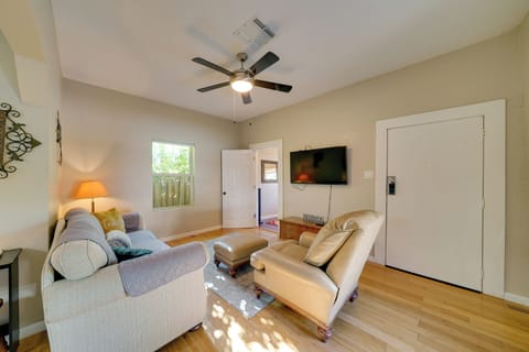 San Antonio Vacation Rental | 2BR | 1BA | 3 Steps to Enter | 850 Sq Ft