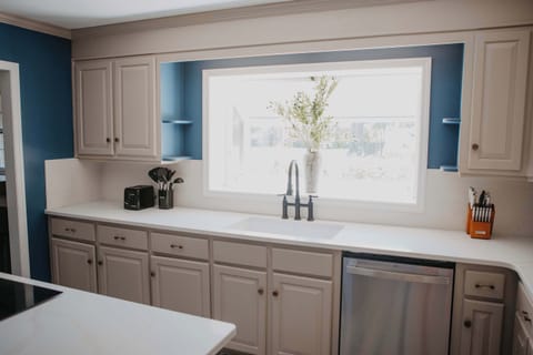 This kitchen is the perfect ingredient for a great vacation.