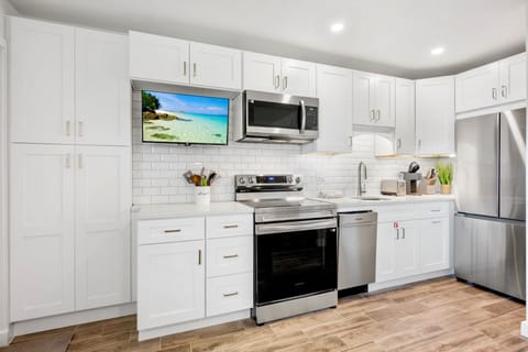 Gulf Holiday 7 by Tropical Sand Accommodations