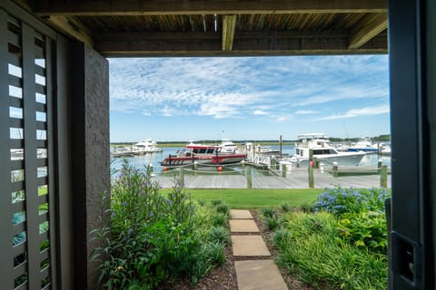 Welcome to 1905 Bohicket Marina where waterfront breezes and gorgeous views will whisk your troubles away.