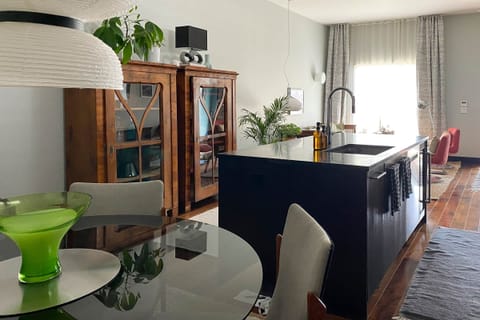 Dining area, main floor