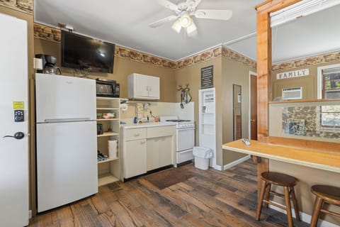 SunsetOnTheShoals-69