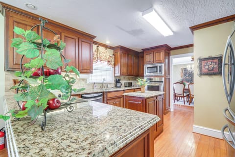 Kitchen | Main Level | Keurig & Drip Coffee Makers | Blender | Cooking Basics