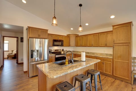 Kitchen | Cooking Basics | Main Level