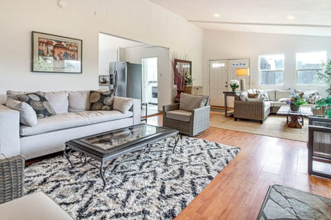 Living Room | 1st Floor | Full Sleeper Sofa | Smart TV | Free WiFi