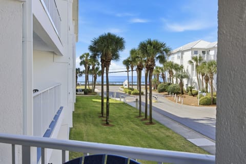 Enjoy the gulf view and breezes!