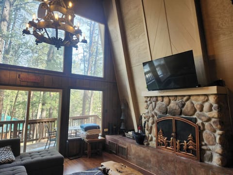 TVs, patios, hot tub