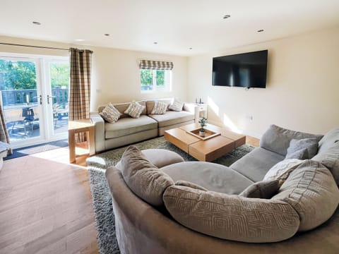 Open plan living space | Jasmine - James Ville Marina, Brigg