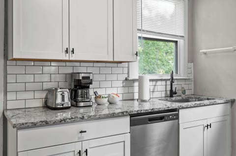 Kitchen: Cook with ease and comfort. This bright, modern kitchen provides all the amenities for your vacation cooking adventures.