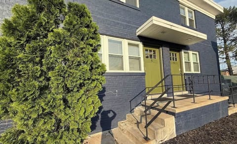 Find your urban base. Practical access to Omaha's highlights.