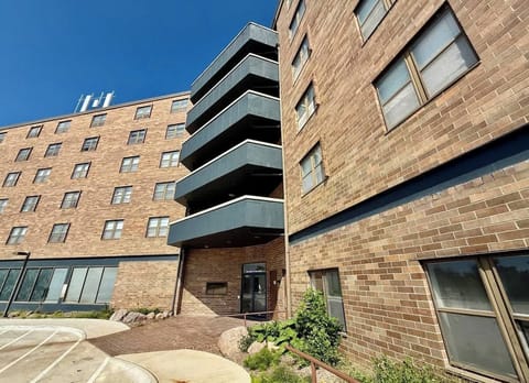 Set your course. Omaha's straightforward hub, ready for adventure.