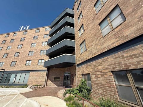 Discover your functional base for urban exploration.