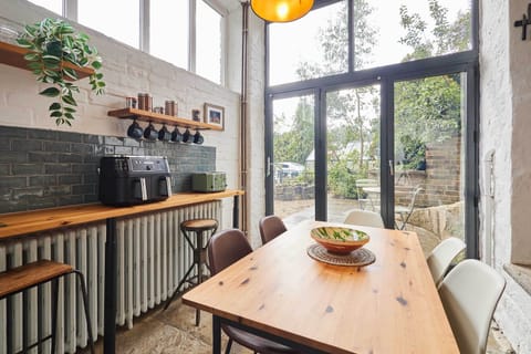 The Artist's House, Hebden Bridge - Host & Stay