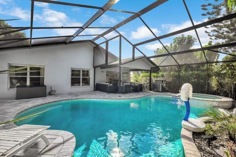 Pool & Spa