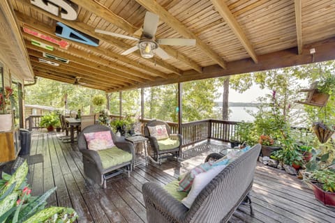 Shell Knob Vacation Rental | 3BR | 2BA | 1,800 Sq Ft | Stairs Required