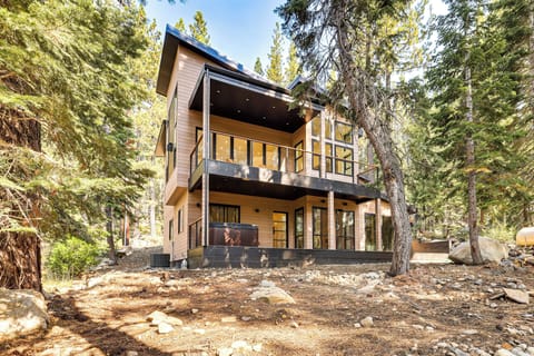 Soda Springs Vacation Rental | 3BR | 2.5BA | 2,000 Sq Ft | 4 Steps to Enter