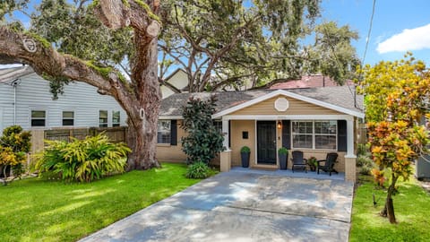 Ample Parking & Front Porch Seating