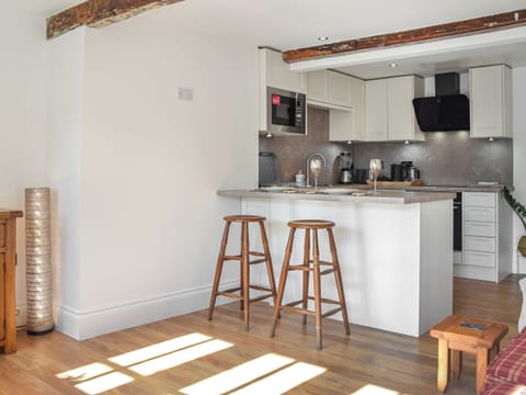 Kitchen area | Kestrel Cottage, Holmfirth
